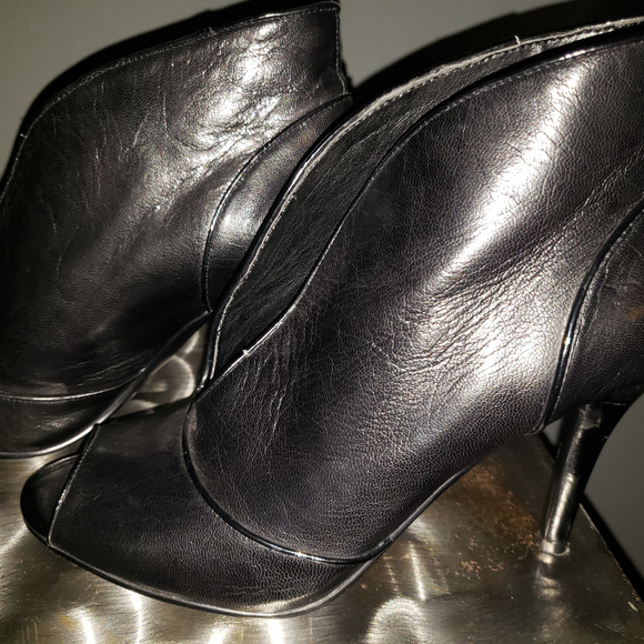 Women Booties - Picture 2 of 3